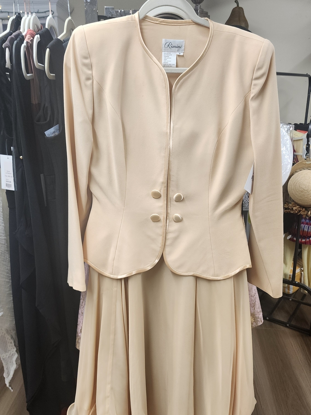 Rimini Elegant Cream Two-Piece Skirt Suit
